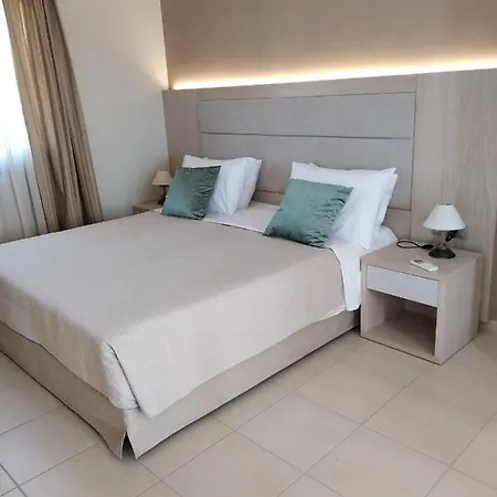 Villa Rita Mare Seafront Heated Pools Gennadi