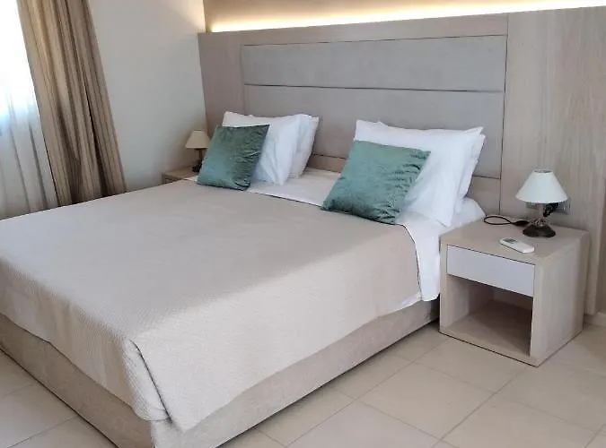 Villa Rita Mare Seafront Heated Pools Gennadi